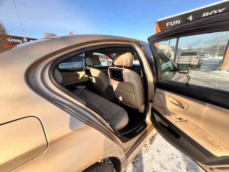 BMW Řada 5 3,0   F10 - foto 6