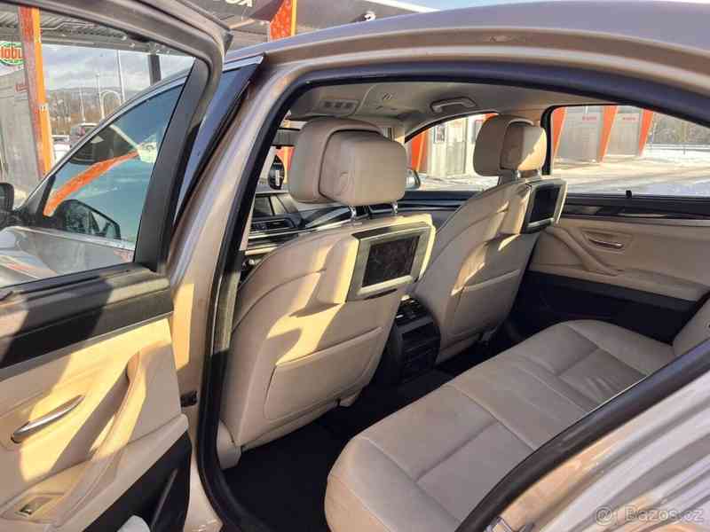 BMW Řada 5 3,0   F10 - foto 19