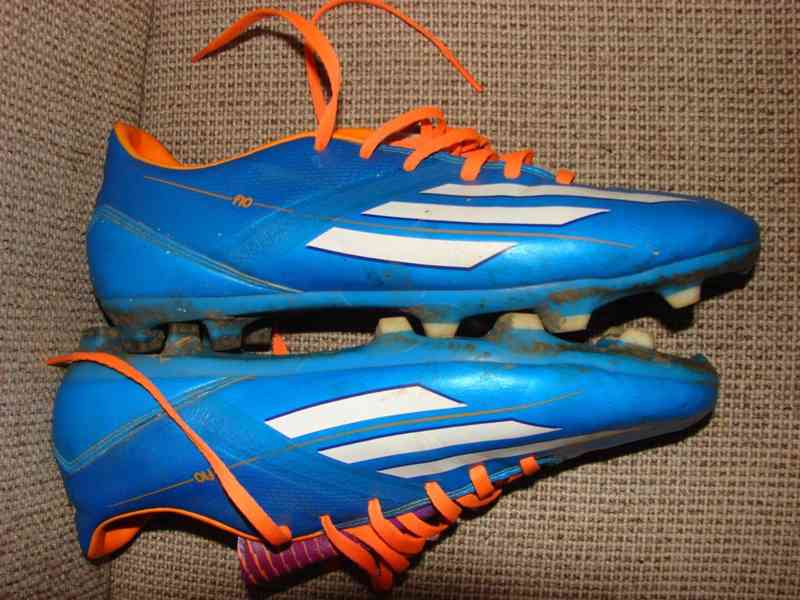 Nové kopačky Adidas Predator a jiné fotbalové: Nike, Umbro - foto 31