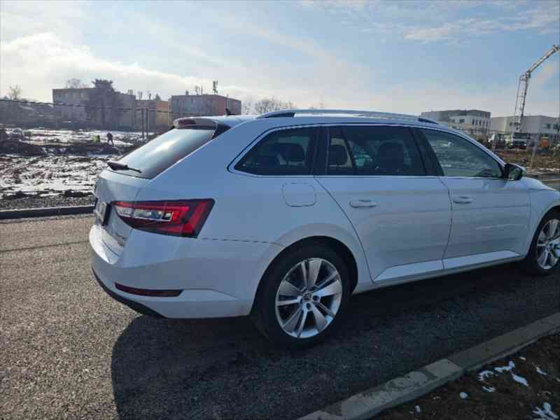 Škoda Superb 2,0 - foto 7