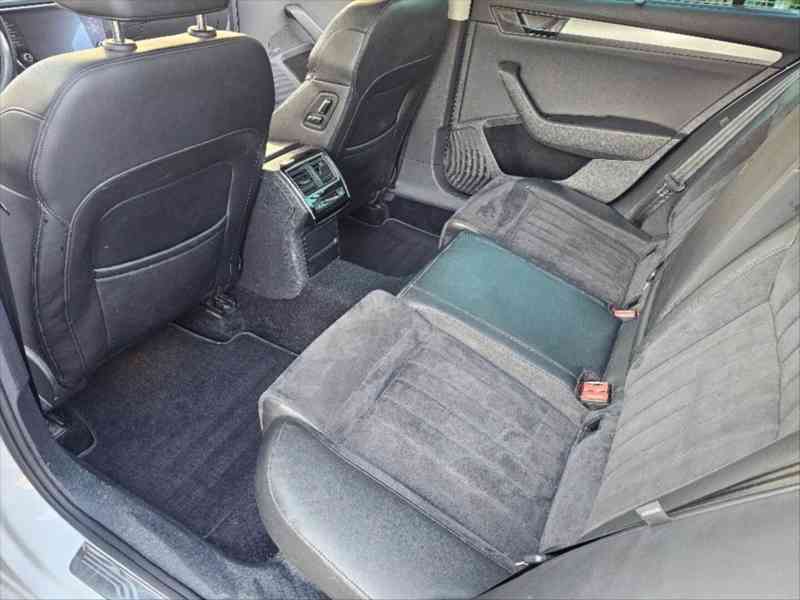 Škoda Superb 2,0 - foto 17