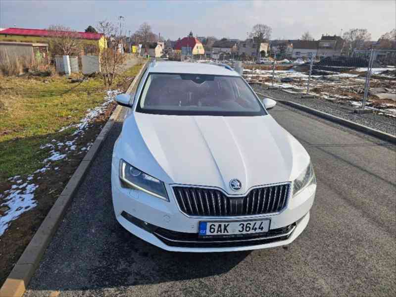 Škoda Superb 2,0 - foto 8