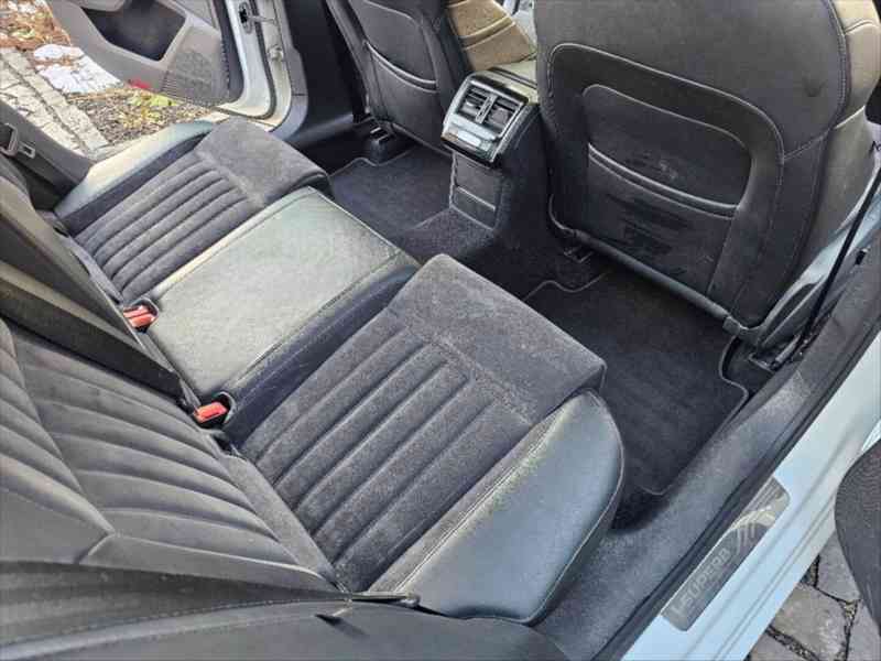 Škoda Superb 2,0 - foto 15