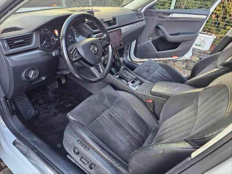 Škoda Superb 2,0 - foto 19