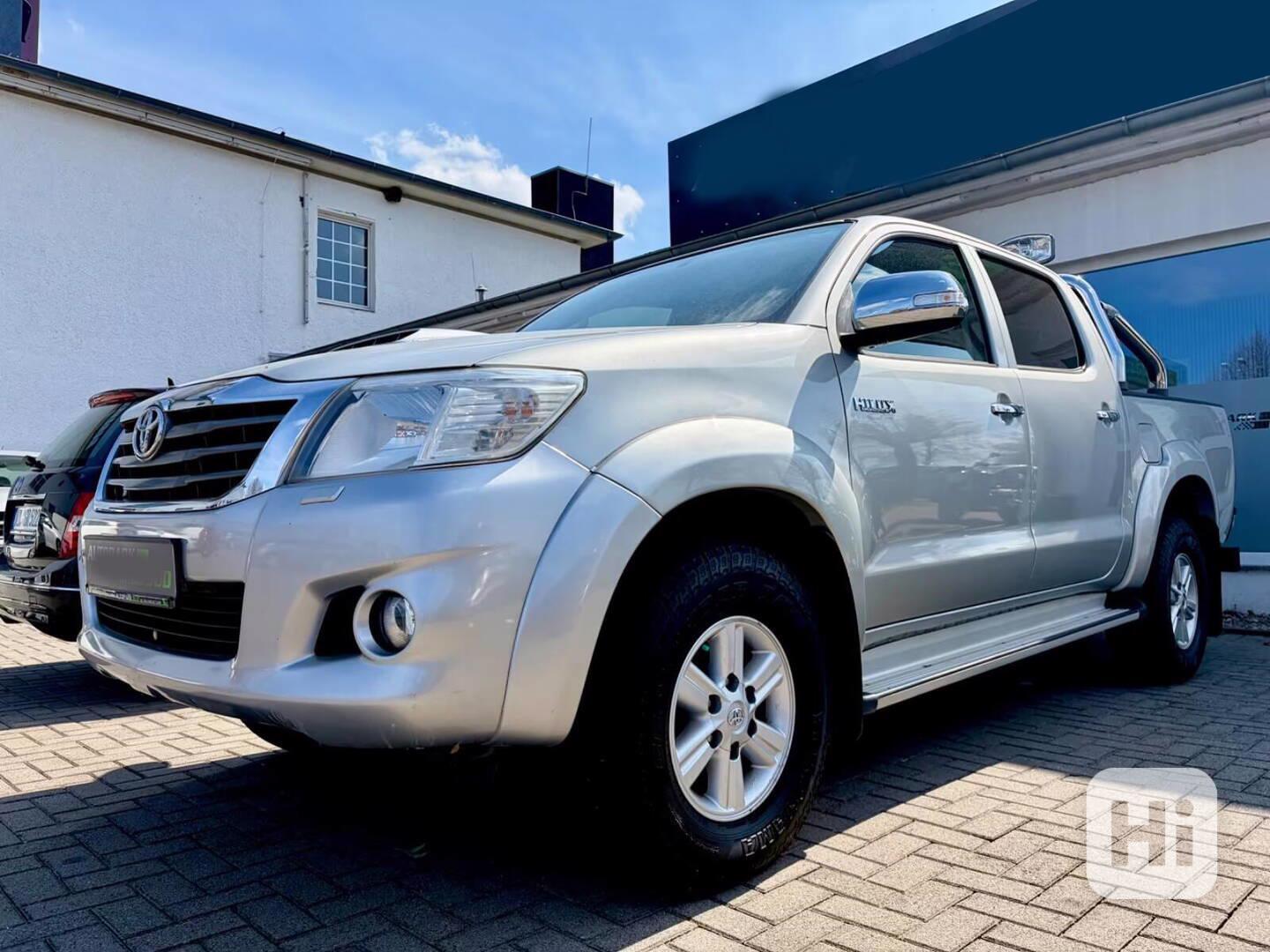 Toyota Hilux 2,5 D4D Life 4x4 nafta 106kw - foto 1