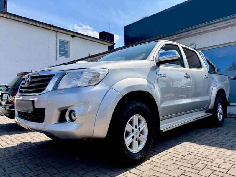 Toyota Hilux 2,5 D4D Life 4x4 nafta 106kw - foto 1