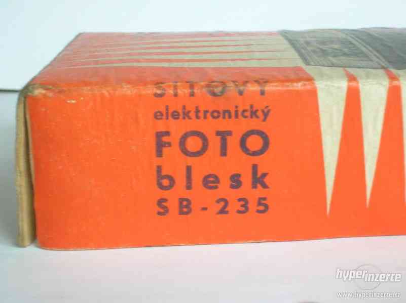 Síťový elektronický foto blesk SB-235 - foto 3