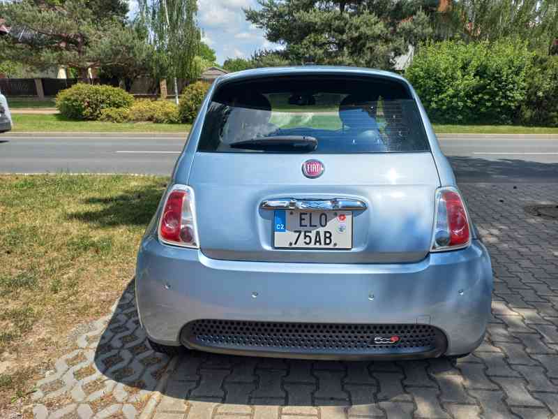 Fiat 500E 24 kWh, 83 kW r.v. 2014, modrá metalíza - foto 6