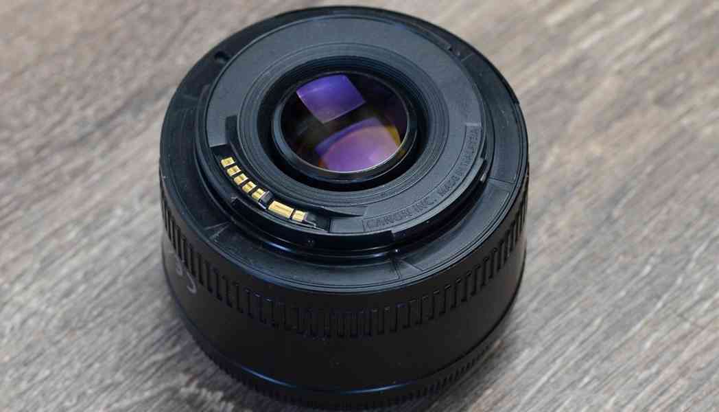 Canon EF 50mm f/1.8 II *1:1.8*full-frame Pevný  - foto 4
