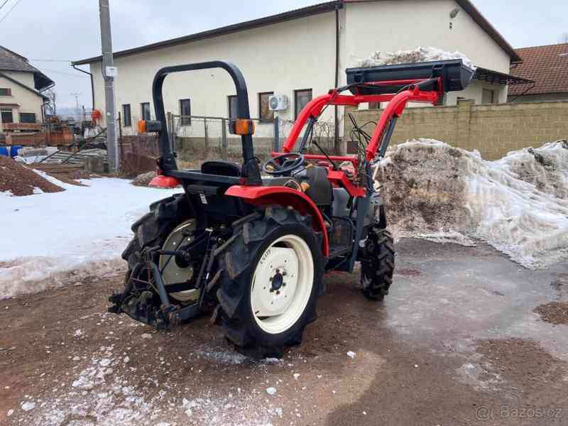Yanmar EG 224 s čelním nakladačem - foto 3