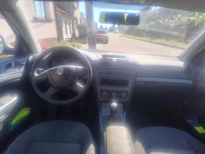 Škoda Octavia kombi 1,6 TDi 2011 - foto 3