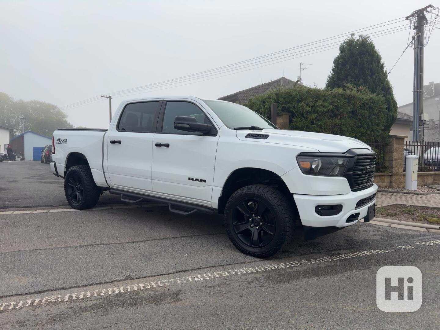 RAM 1500 Bighorn 5,7 Hemi Lonestar Crew 2023 - foto 1