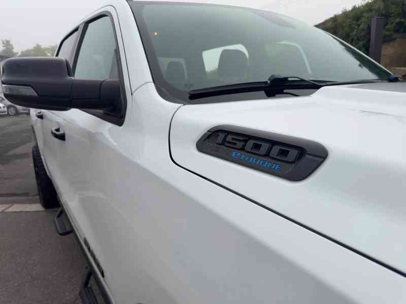 RAM 1500 Bighorn 5,7 Hemi Lonestar Crew 2023 - foto 13