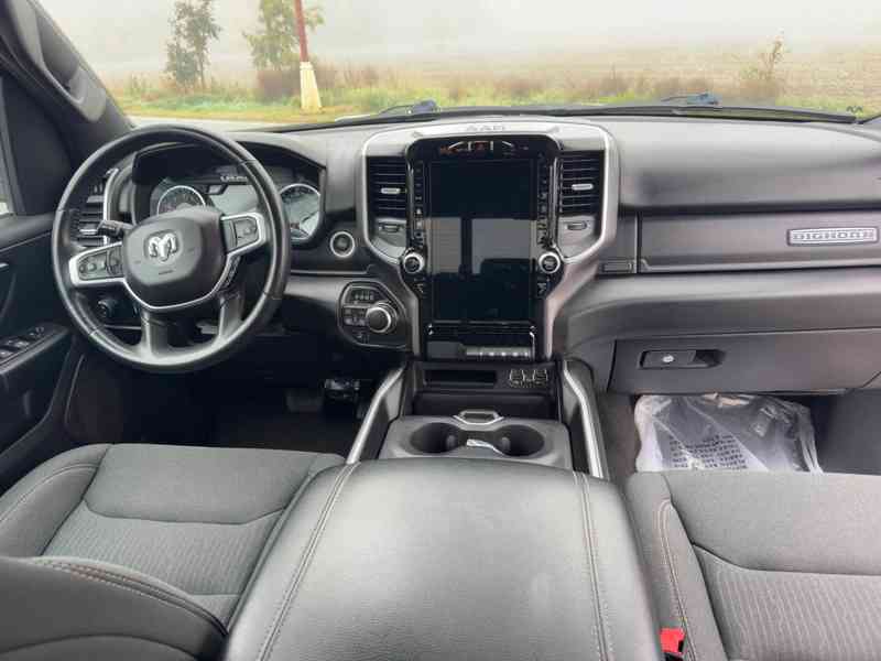 RAM 1500 Bighorn 5,7 Hemi Lonestar Crew 2023 - foto 11