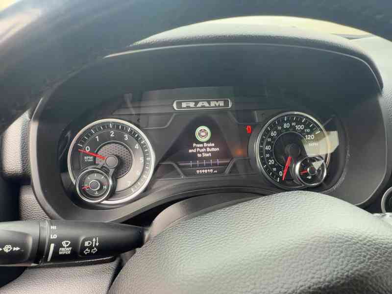 RAM 1500 Bighorn 5,7 Hemi Lonestar Crew 2023 - foto 18