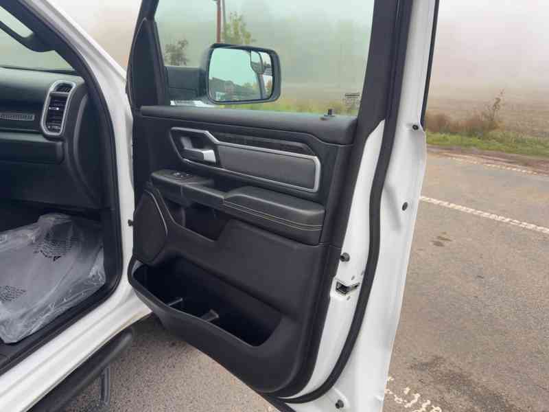 RAM 1500 Bighorn 5,7 Hemi Lonestar Crew 2023 - foto 10
