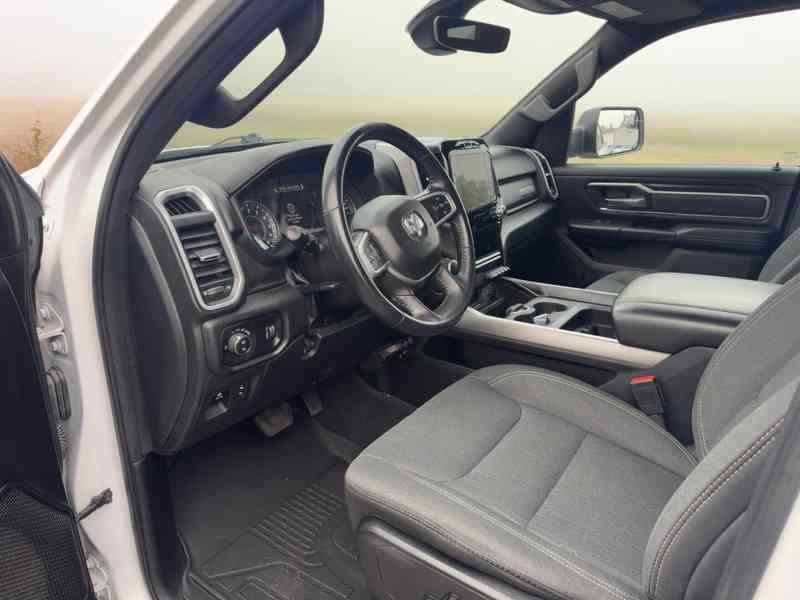 RAM 1500 Bighorn 5,7 Hemi Lonestar Crew 2023 - foto 16