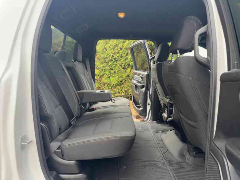RAM 1500 Bighorn 5,7 Hemi Lonestar Crew 2023 - foto 8