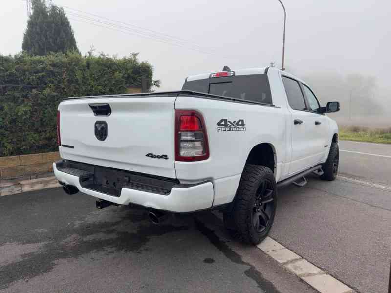 RAM 1500 Bighorn 5,7 Hemi Lonestar Crew 2023 - foto 4