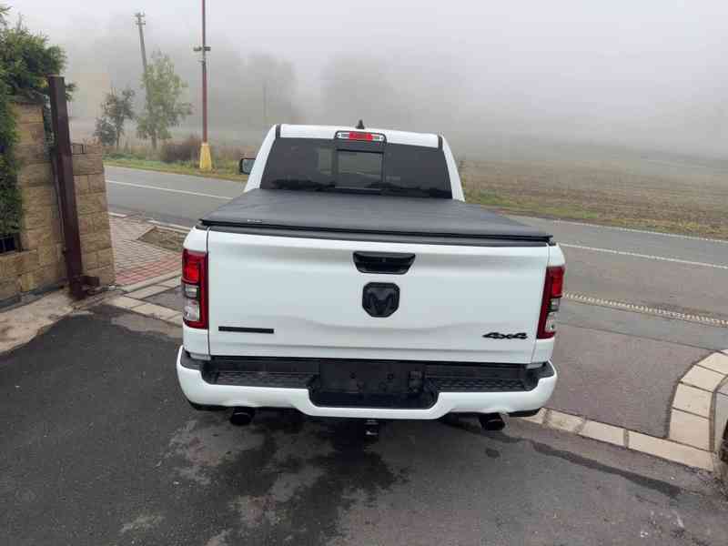RAM 1500 Bighorn 5,7 Hemi Lonestar Crew 2023 - foto 5