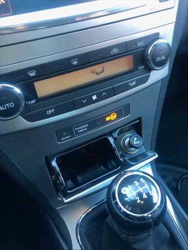 Toyota Avensis 1,8   _RV 2012_108 kW - foto 6