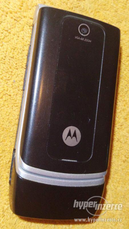 Véčko Motorola W375 - k opravě nebo na náhradní díly!!! - foto 3