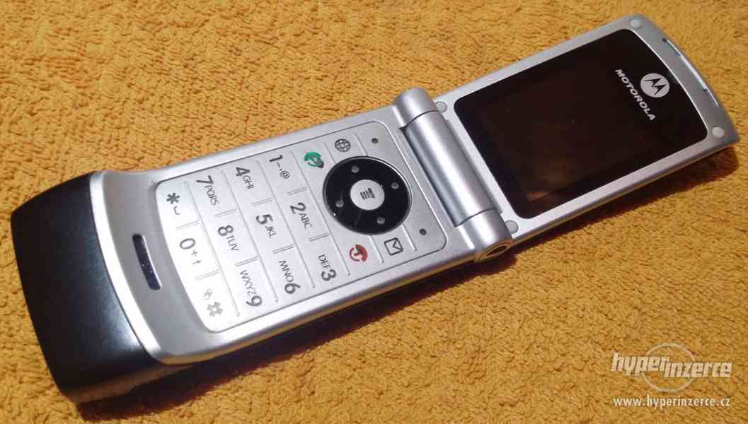 Véčko Motorola W375 - k opravě nebo na náhradní díly!!! - foto 4