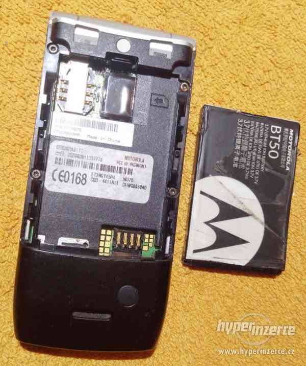 Véčko Motorola W375 - k opravě nebo na náhradní díly!!! - foto 7
