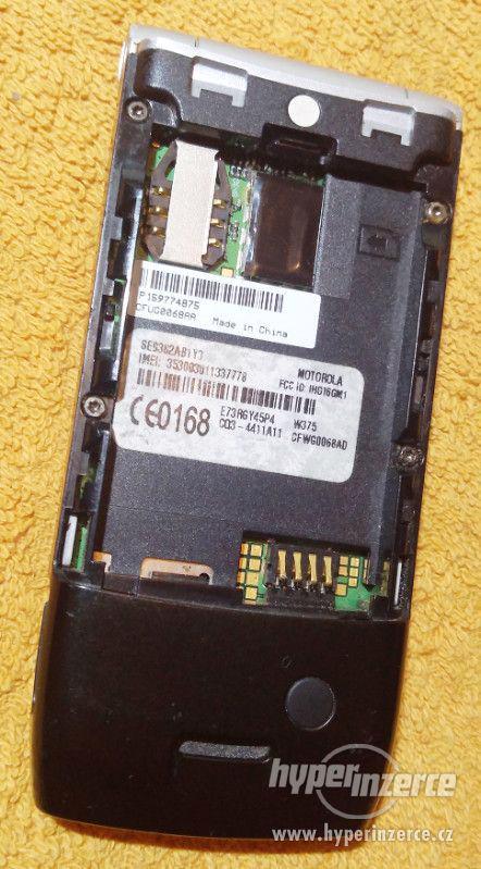 Véčko Motorola W375 - k opravě nebo na náhradní díly!!! - foto 8