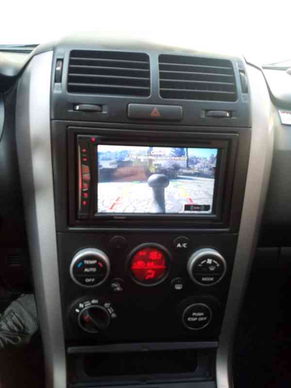 Suzuki Grand Vitara 2.0i Limited Edition benzín 103kw - foto 12