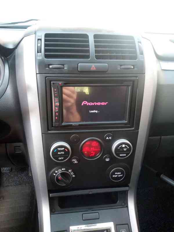 Suzuki Grand Vitara 2.0i Limited Edition benzín 103kw - foto 14