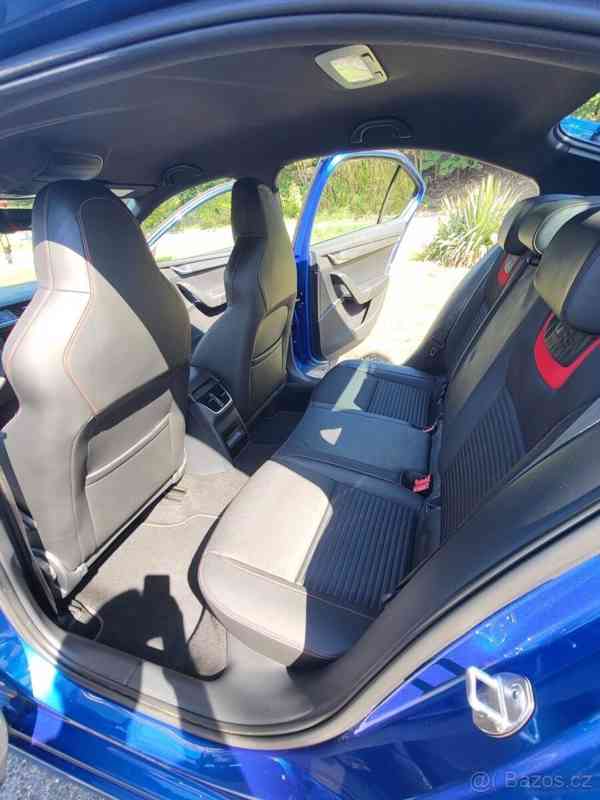 Škoda Octavia 2,0   RS - foto 11