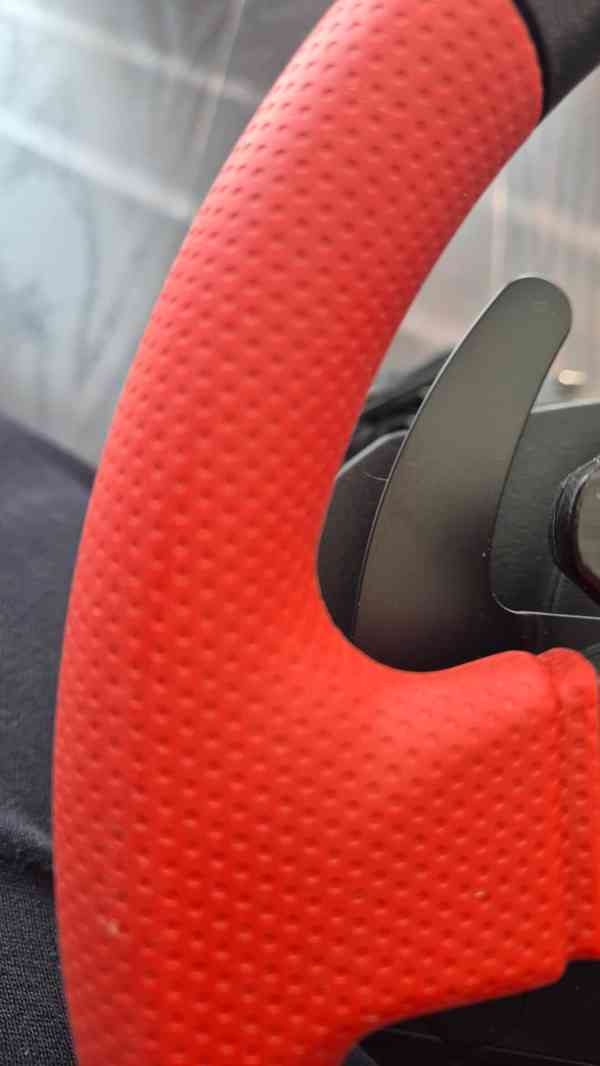 volant Thrustmaster T150 Ferrari Force Feedback – TOP STAV - foto 2