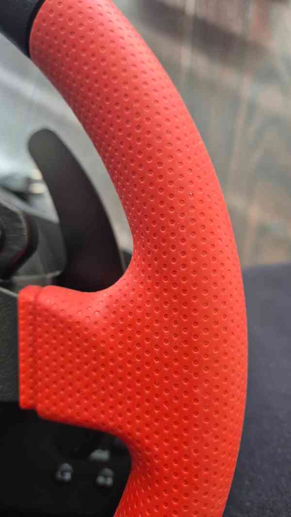 volant Thrustmaster T150 Ferrari Force Feedback – TOP STAV - foto 4