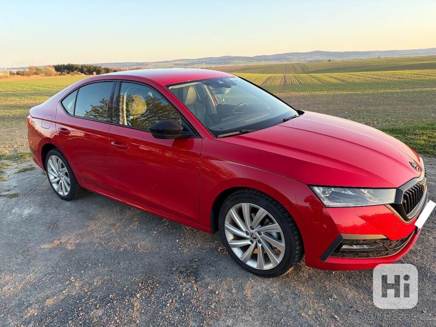 Škoda Octavia 2,0   TDi DSG 110kW DPH HeadUP - foto 1