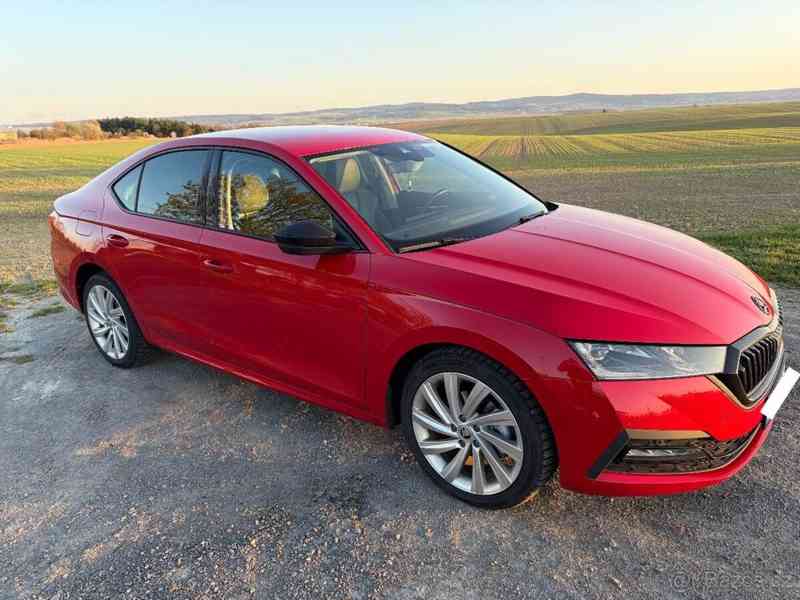 Škoda Octavia 2,0   TDi DSG 110kW DPH HeadUP - foto 1