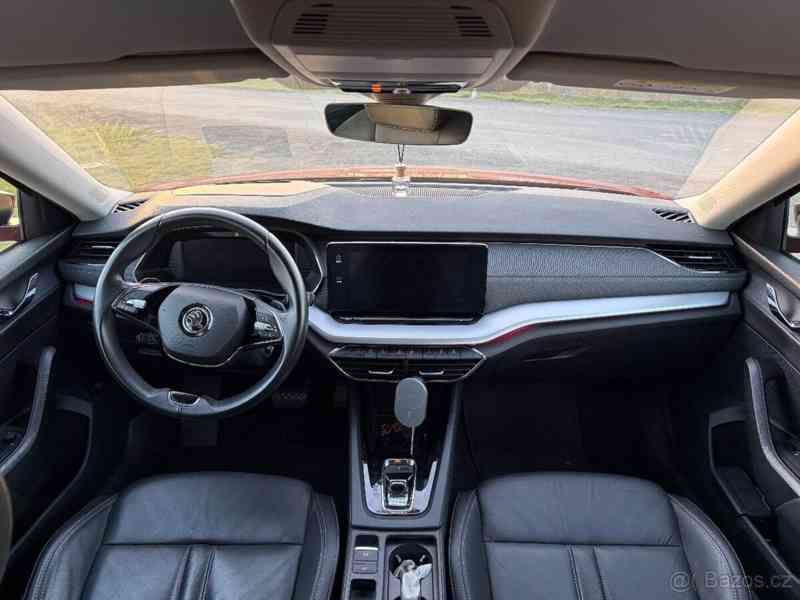 Škoda Octavia 2,0   TDi DSG 110kW DPH HeadUP - foto 13