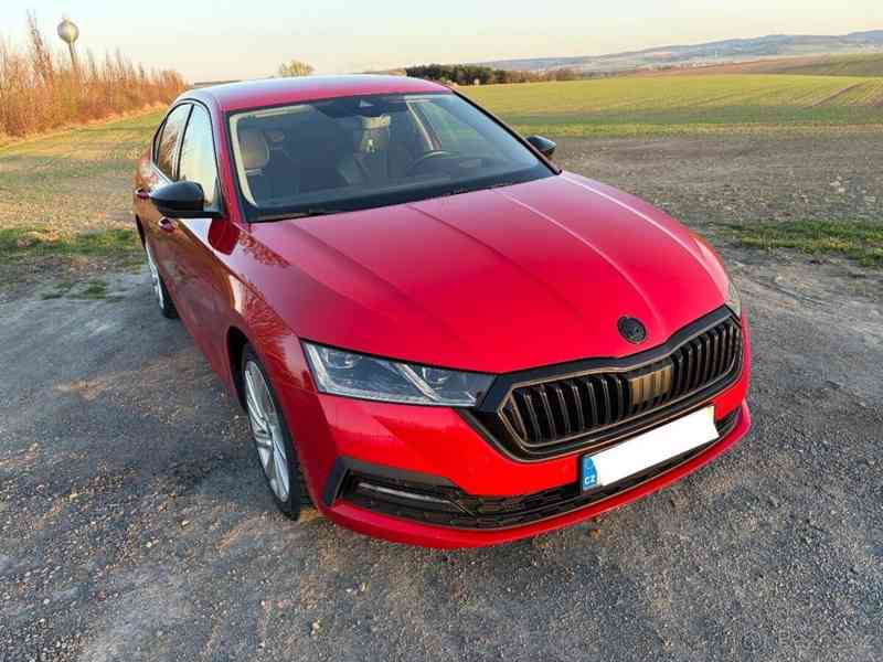 Škoda Octavia 2,0   TDi DSG 110kW DPH HeadUP - foto 8