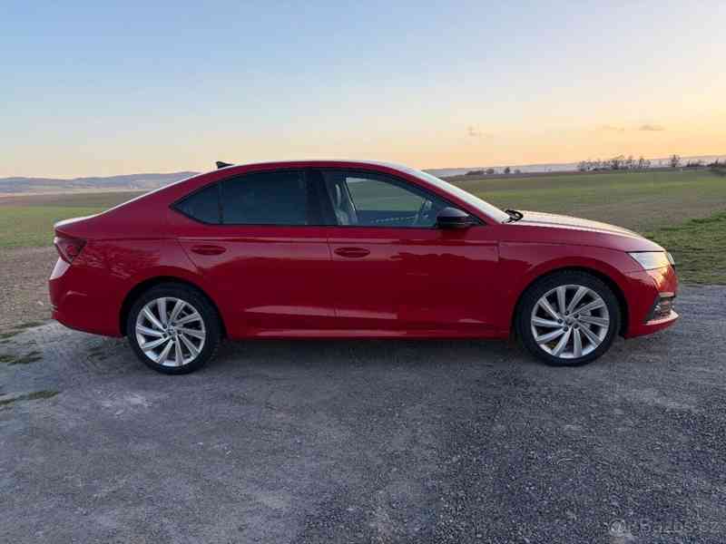 Škoda Octavia 2,0   TDi DSG 110kW DPH HeadUP - foto 2