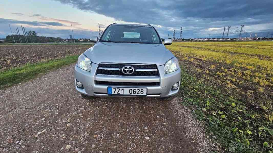 Toyota RAV4 2,2   2009 - foto 1