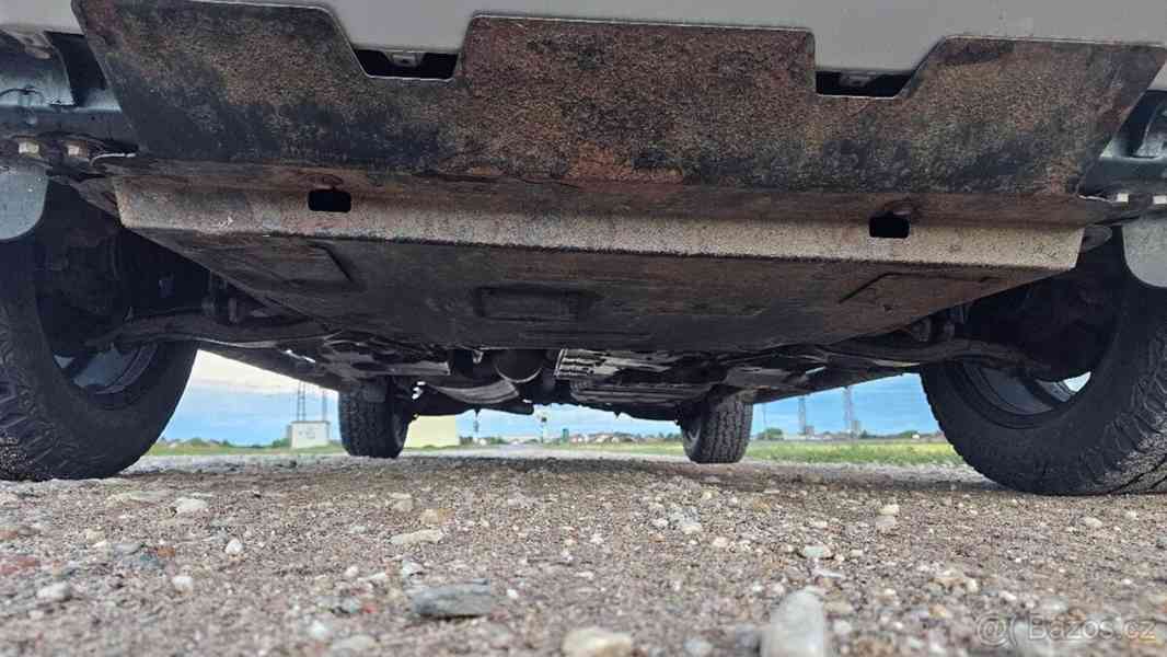 Toyota RAV4 2,2   2009 - foto 11