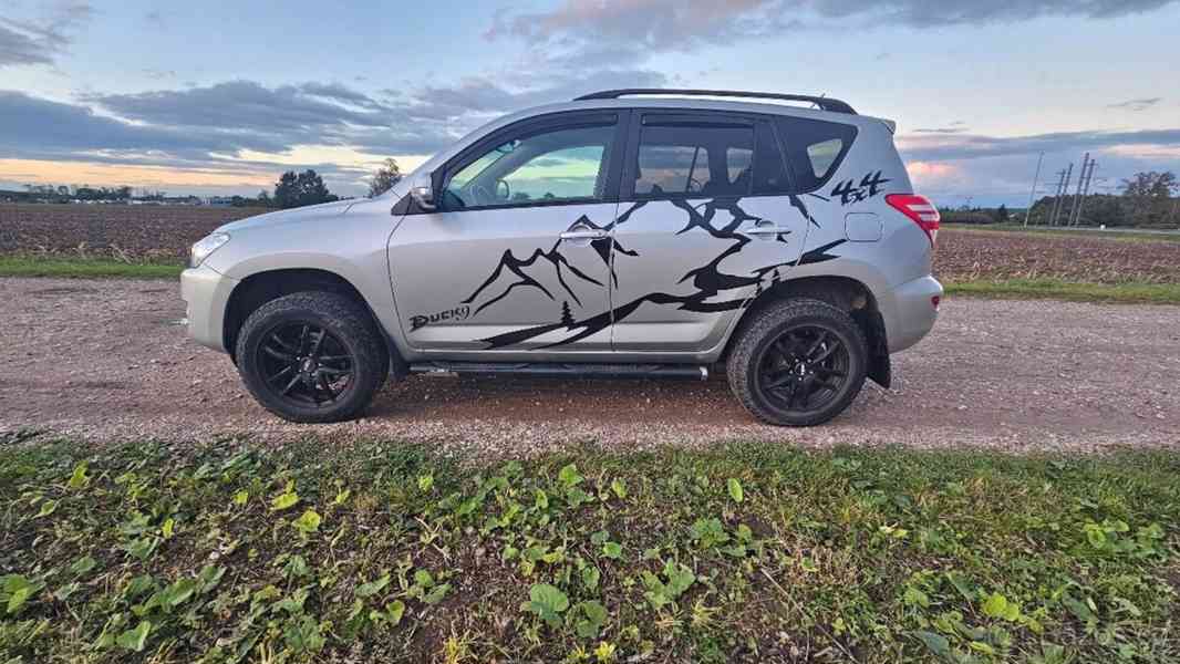 Toyota RAV4 2,2   2009 - foto 9