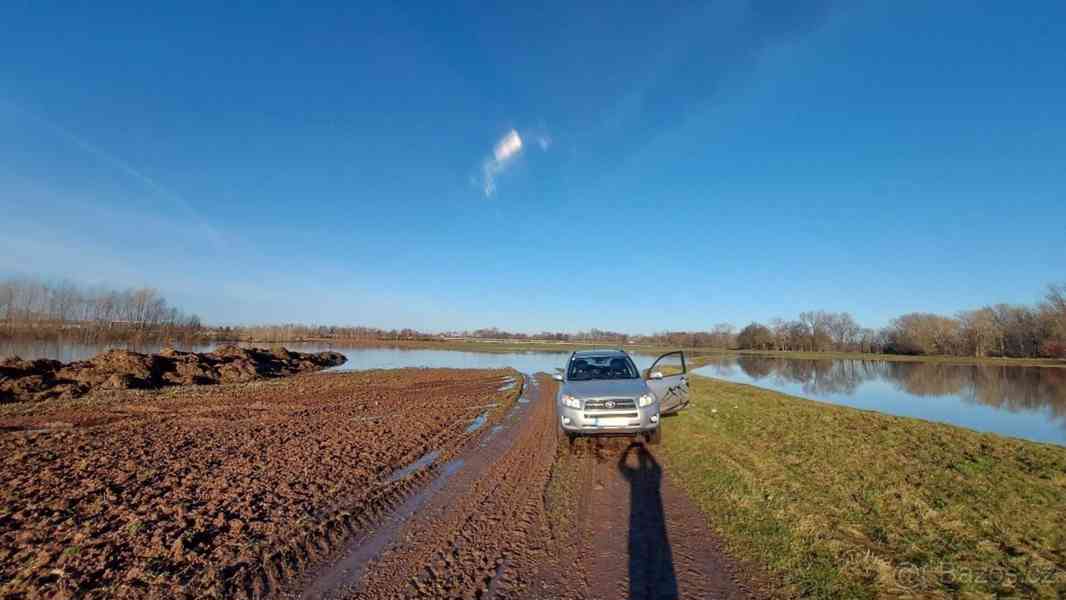 Toyota RAV4 2,2   2009 - foto 10
