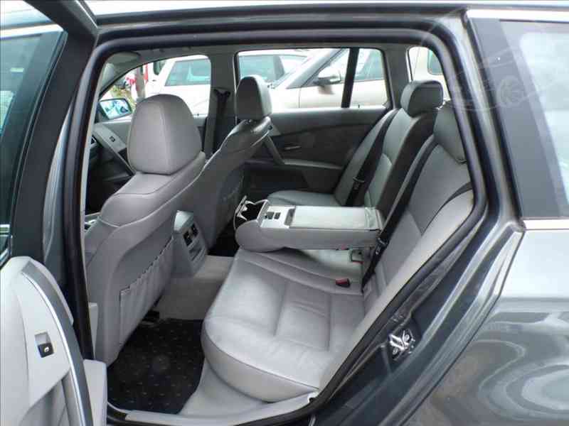 BMW 525 D M57 2,5 KŮŽE,XENON,NAVI - foto 9