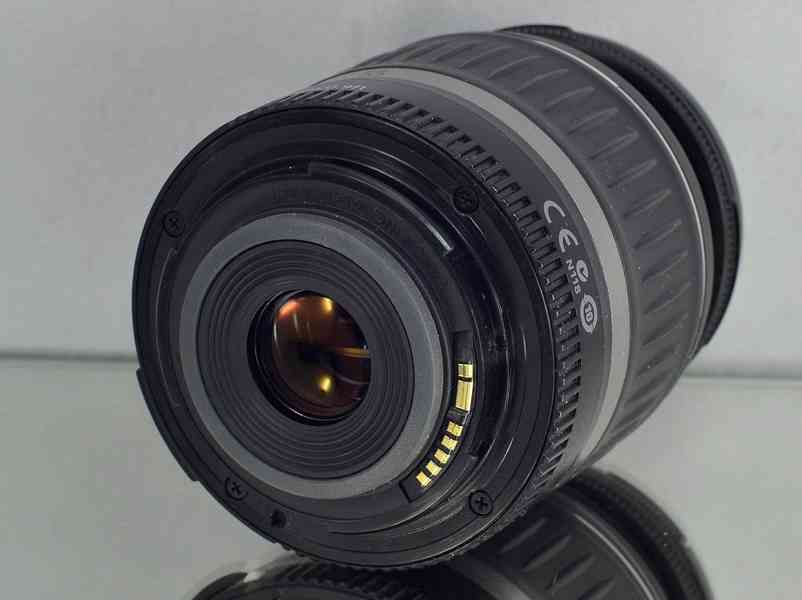 Canon EF -S 18-55mm f/3.5-5.6 II - foto 4