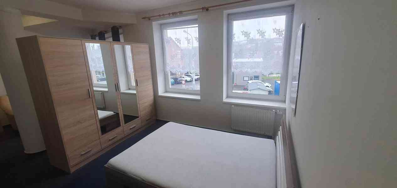 PRONÁJEM Byt 1+1 65m² (vybavený) - foto 2