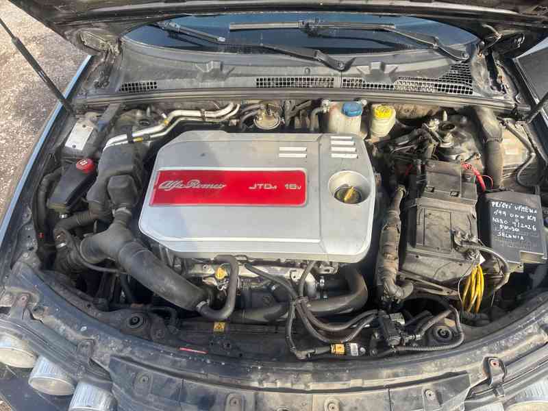 Alfa Romeo 159 1,9JTD 110KW prodám díly z vozu - foto 6