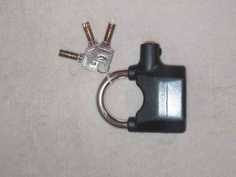 ZÁMEK S ALARMEM  - foto 2