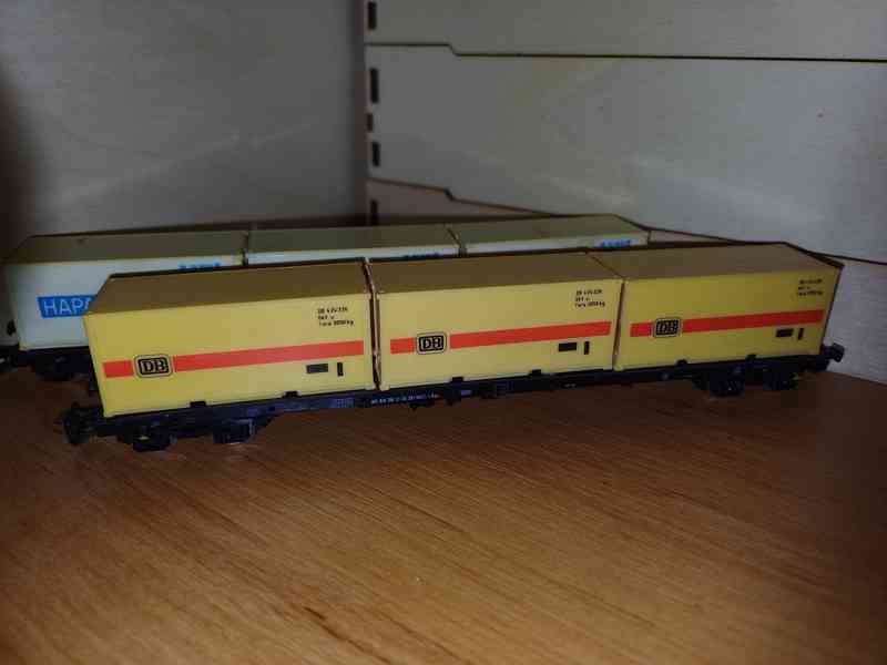 Plošinové vagony s kontejnery.  TT - foto 6