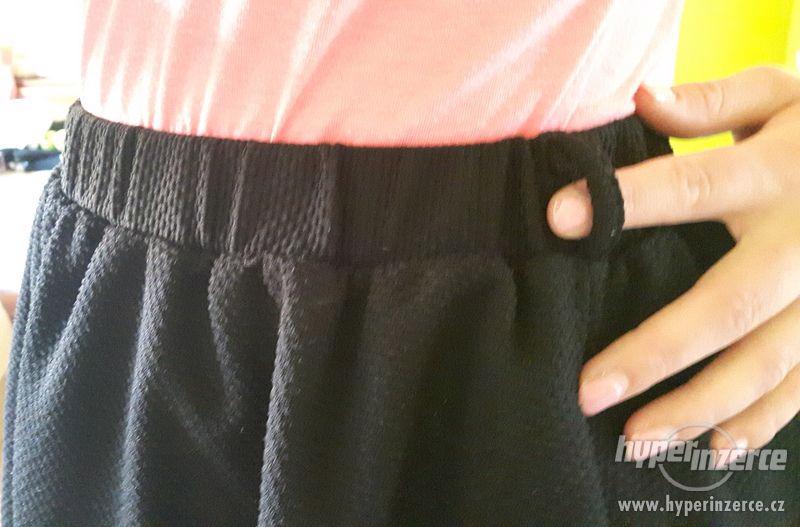 Černá látková sukně - foto 6